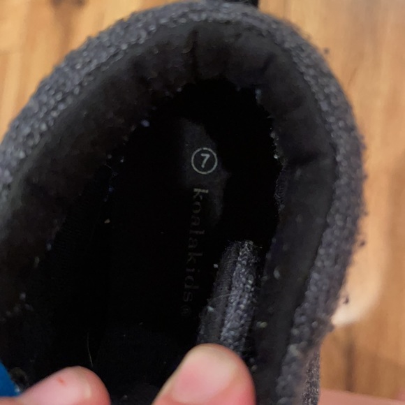 2 pairs boys size 7 shoes - Picture 3 of 8